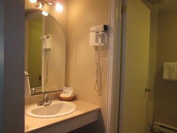Auberge - Motel Le Pigeonnier Farnham Dış mekan fotoğraf